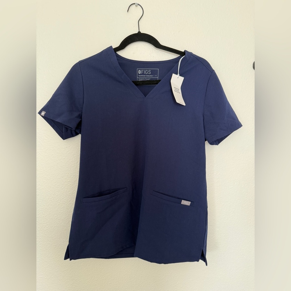 FIGS Women's Navy Scrub Top